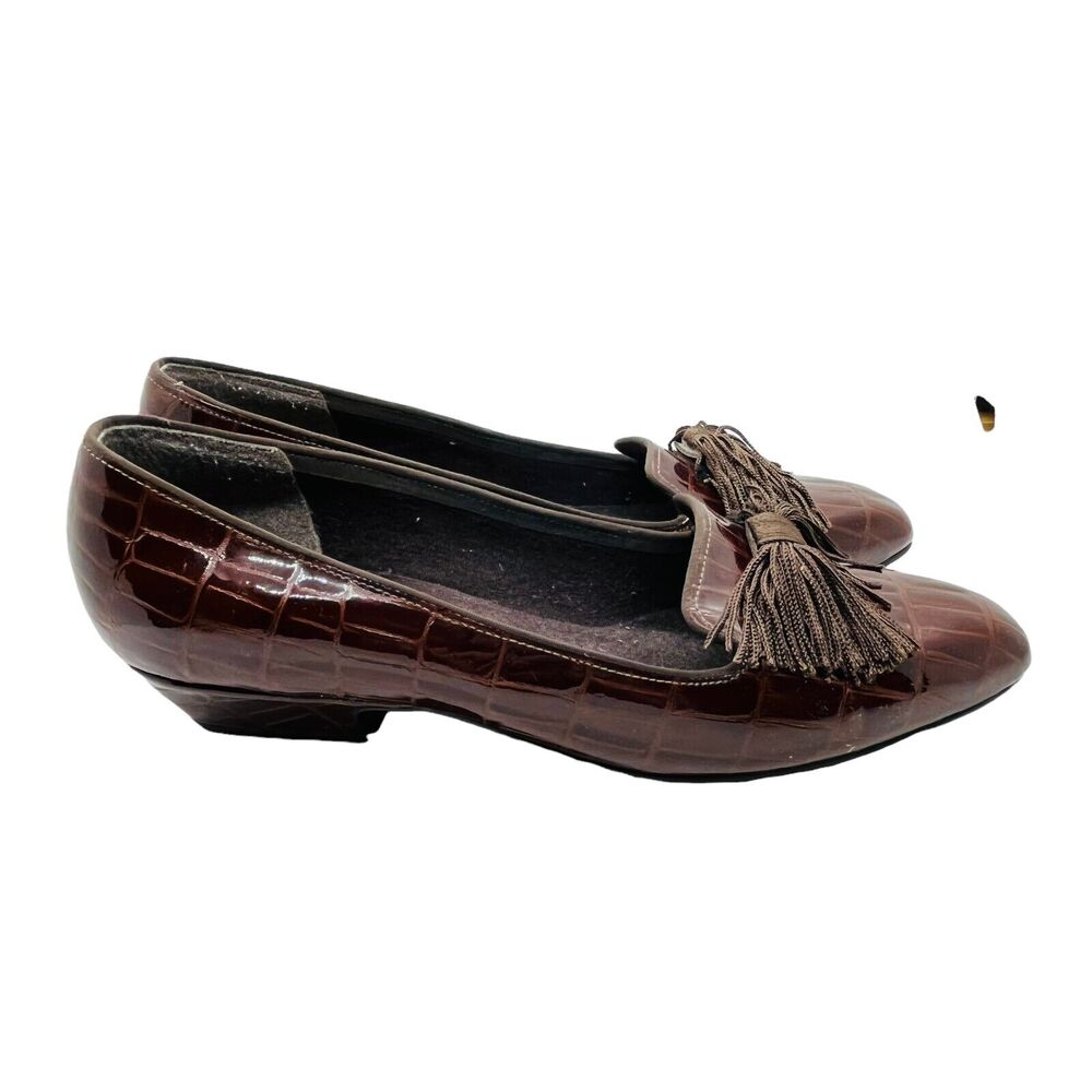 Selby Pump Heels Preppy Brown Sassy Tassel Leather Slip On Almond Toe Sz 6.5